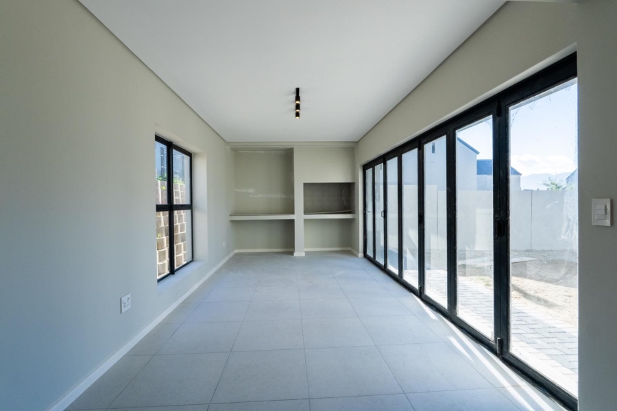 To Let 3 Bedroom Property for Rent in Aan de Wijnlanden Western Cape